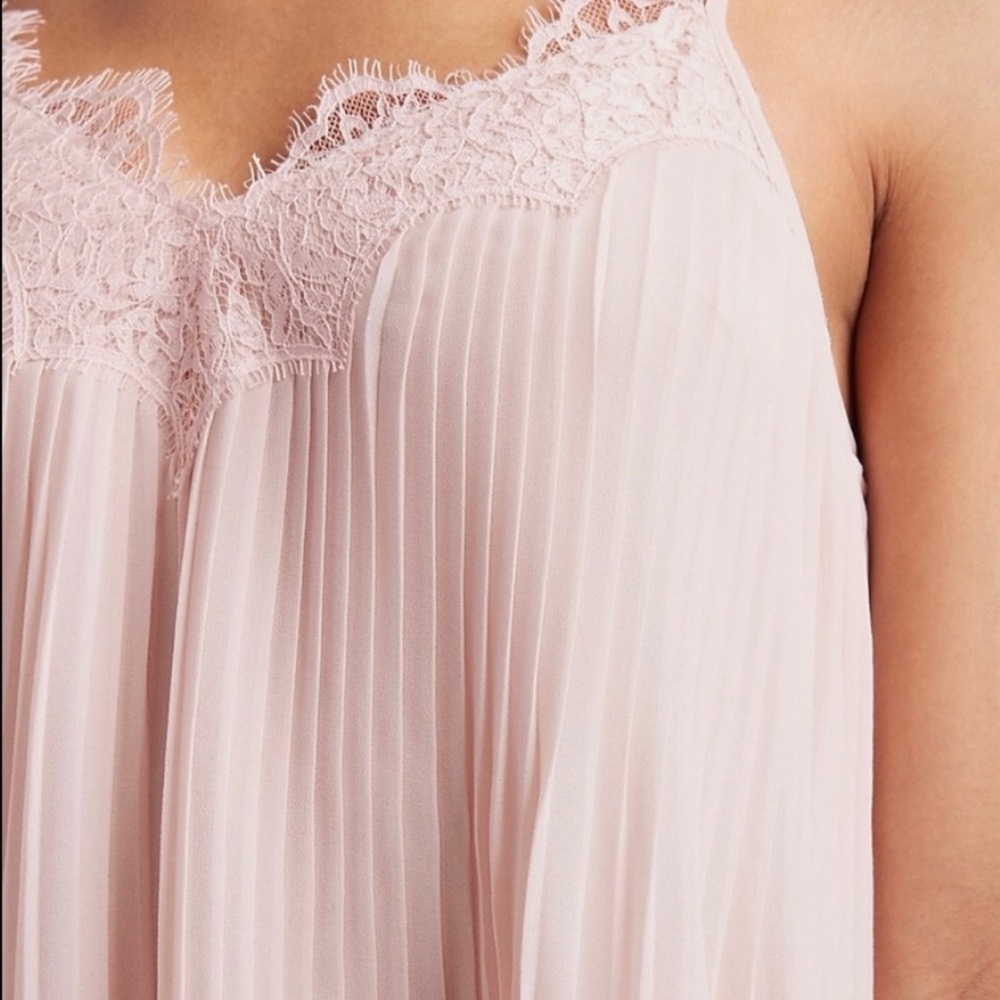 Express Tank Top - Picture 2 of 5